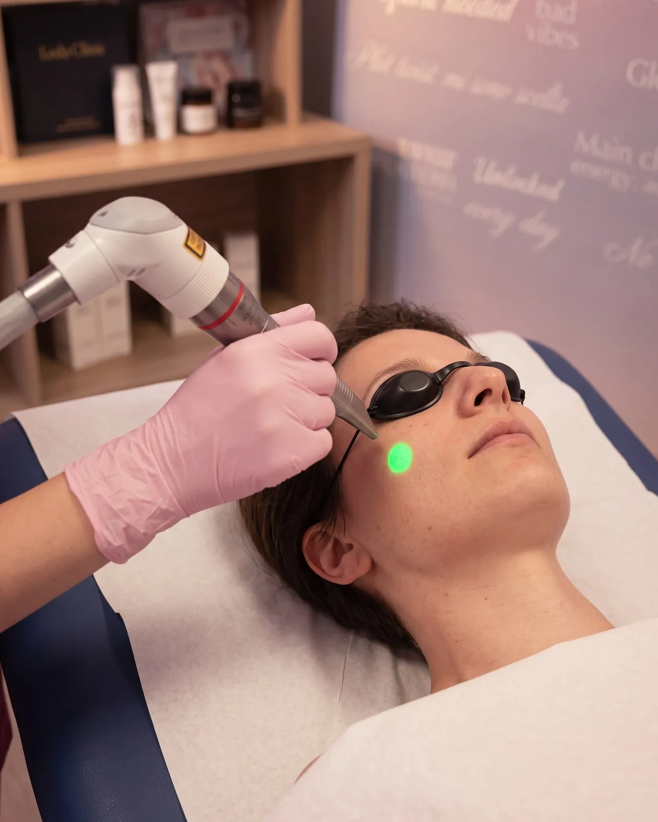 Laser Fotona — trattamento viso Leda Clinic